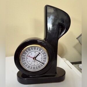 Sarsaparilla Music Note Clock